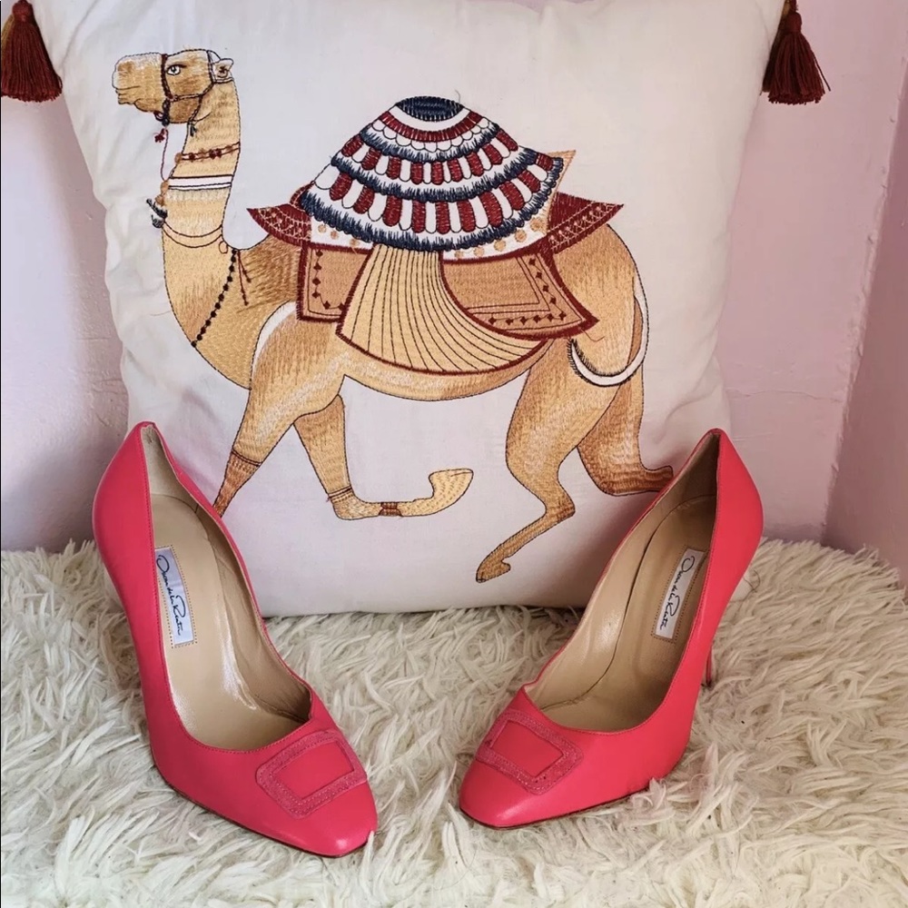 SOLD Authentic Oscar de la Renta pink leather pump